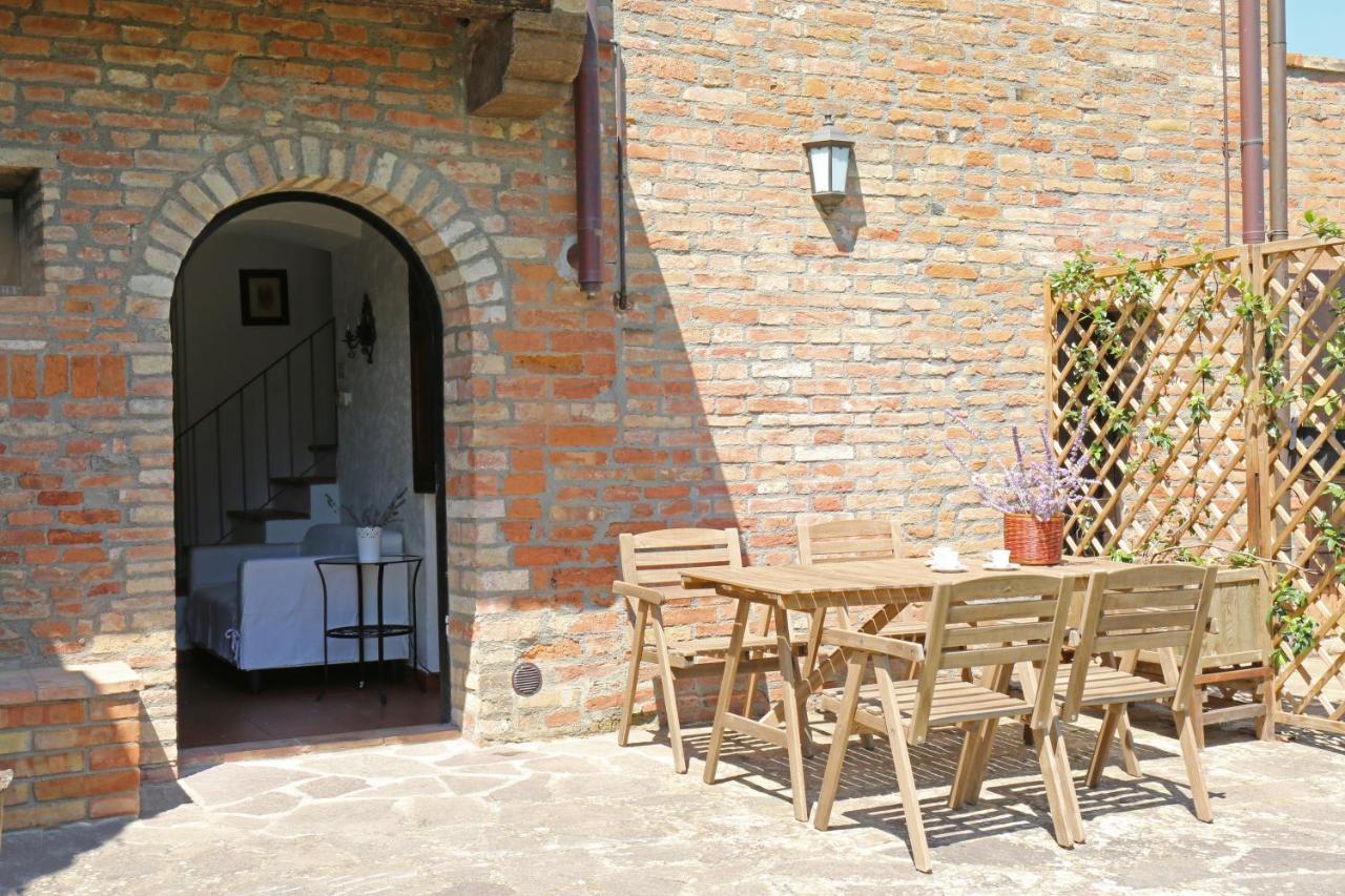 Agriturismo Macciangrosso Casale Piccolomini Chiusi Luaran gambar